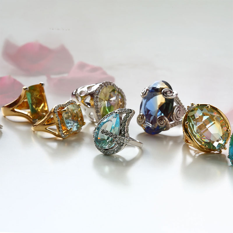 Gyűrű könnycsepp alakú csiszolt üveggel