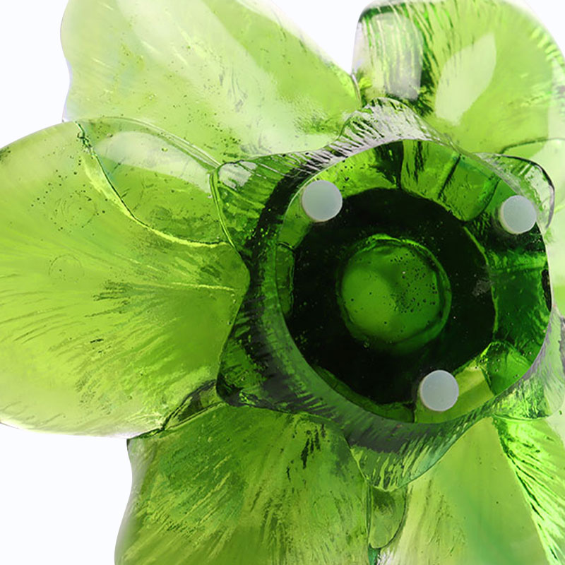 Üvegszirom alakú gyertyatartó