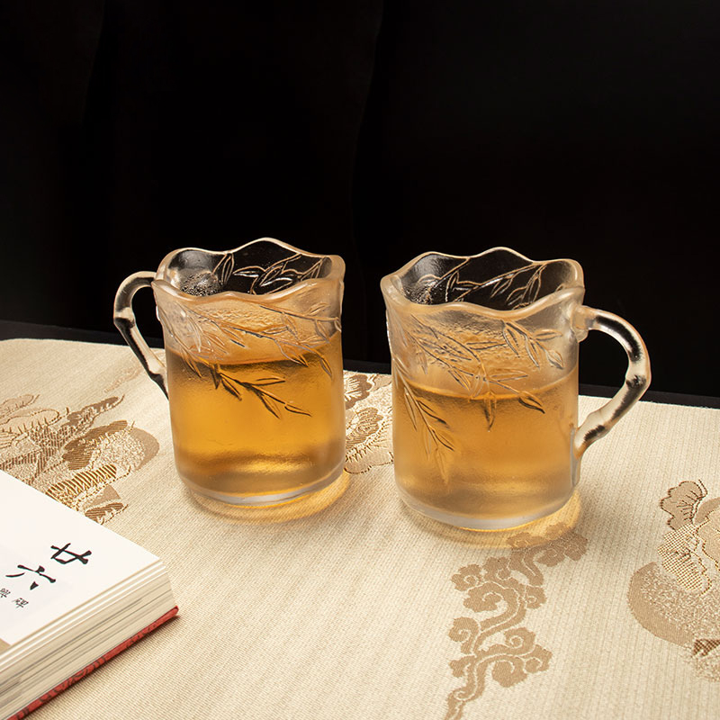 Bambuszlevél domborműves üvegcsészék fogantyúkkal