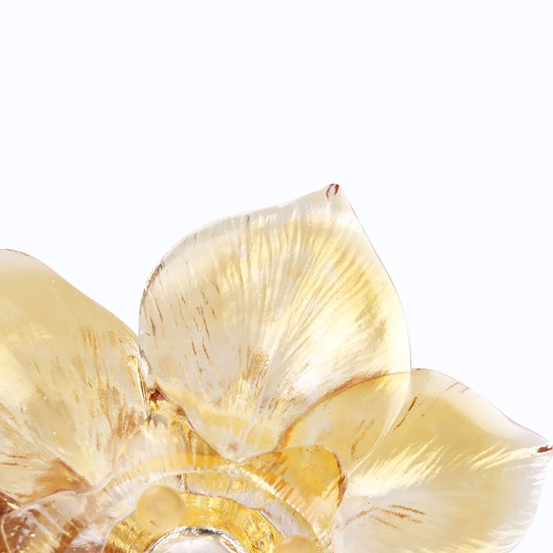 Üvegszirom alakú gyertyatartó