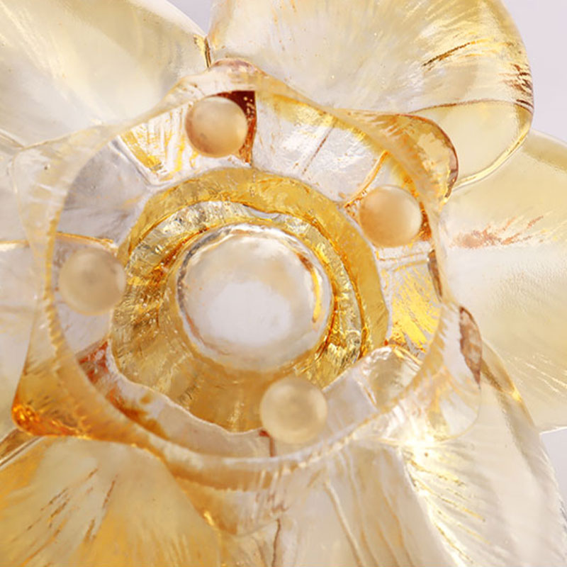 Üvegszirom alakú gyertyatartó