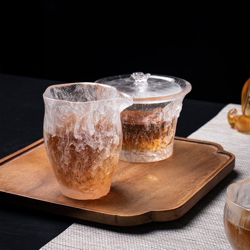 Átlátszó teáscsészék fedővel