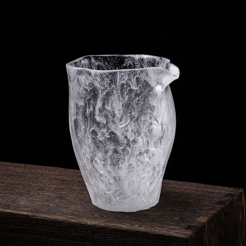 Átlátszó teáscsészék fedővel