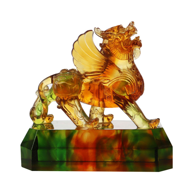 Kristálytiszta színű mázas fenevad díszek