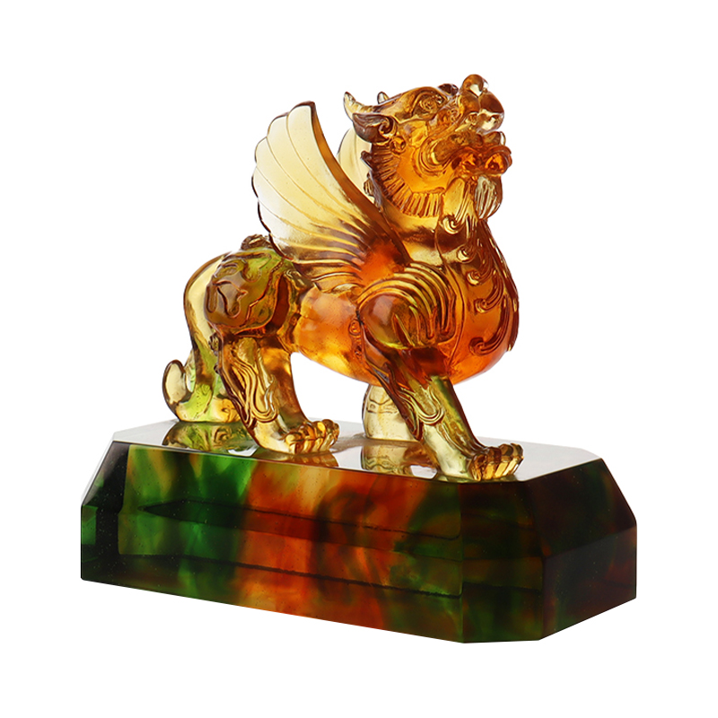 Kristálytiszta színű mázas fenevad díszek