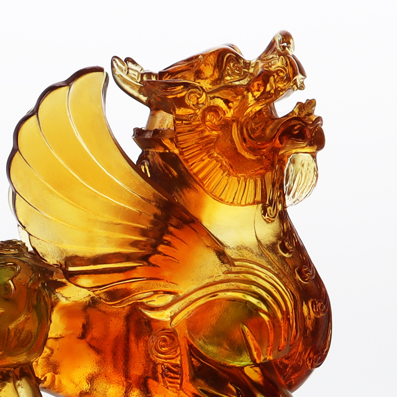 Kristálytiszta színű mázas fenevad díszek